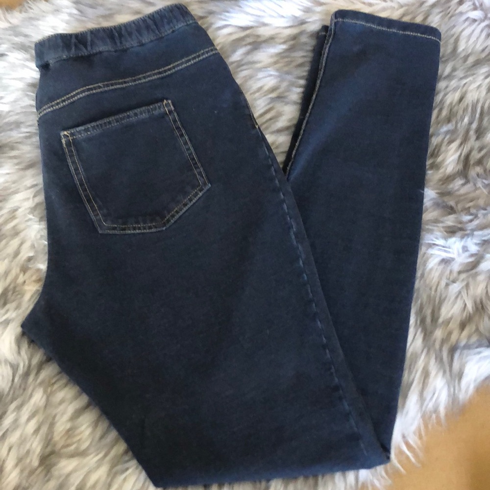 Hue denim leggings.